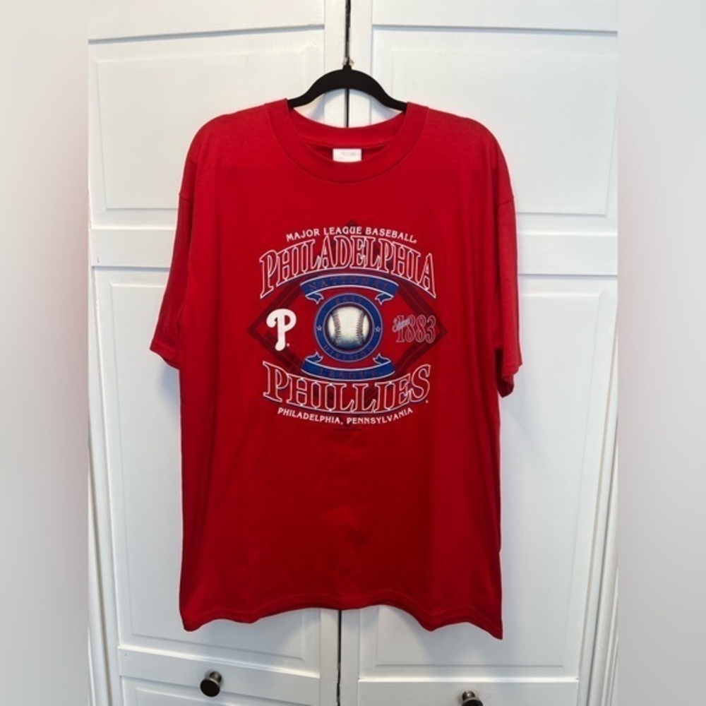 NWT CSA Philadelphia Phillies Short Sleeve T-Shirt Size Men’s Large Color Red
